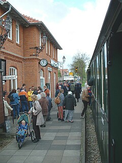 Pic.: the platform at Bruchhausen-Vilsen station, start of your trip