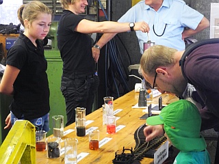 Abb.: bei Kindern beliebt - Experimente zu Dampf, Rad und Schiene.