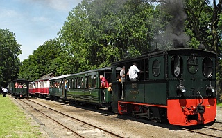 Abb.: Zug mit Lok PLETTENBERG im Bahnhof Heiligenberg