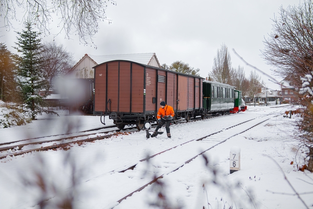 Abb.: So weiß sieht man den Bahnhof Asendorf selten.