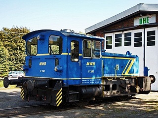 V 241 in ihrer früheren Lackierung der Mittelweserbahn, Photo: Hans-Peter Kempf